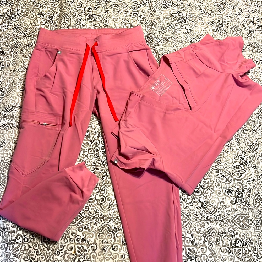 *PINK* FIG SCRUBS
